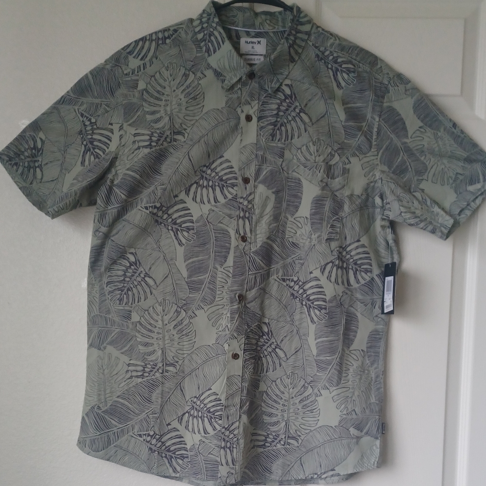 short-sleeved button-down shirt